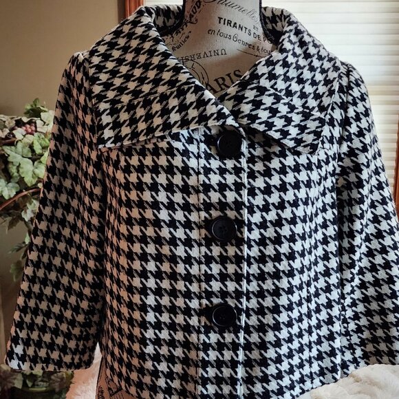 NWOT AGB Black and White Herringbone Cropped Swing Jacket Shawl Collar 4 Petite - Picture 1 of 7